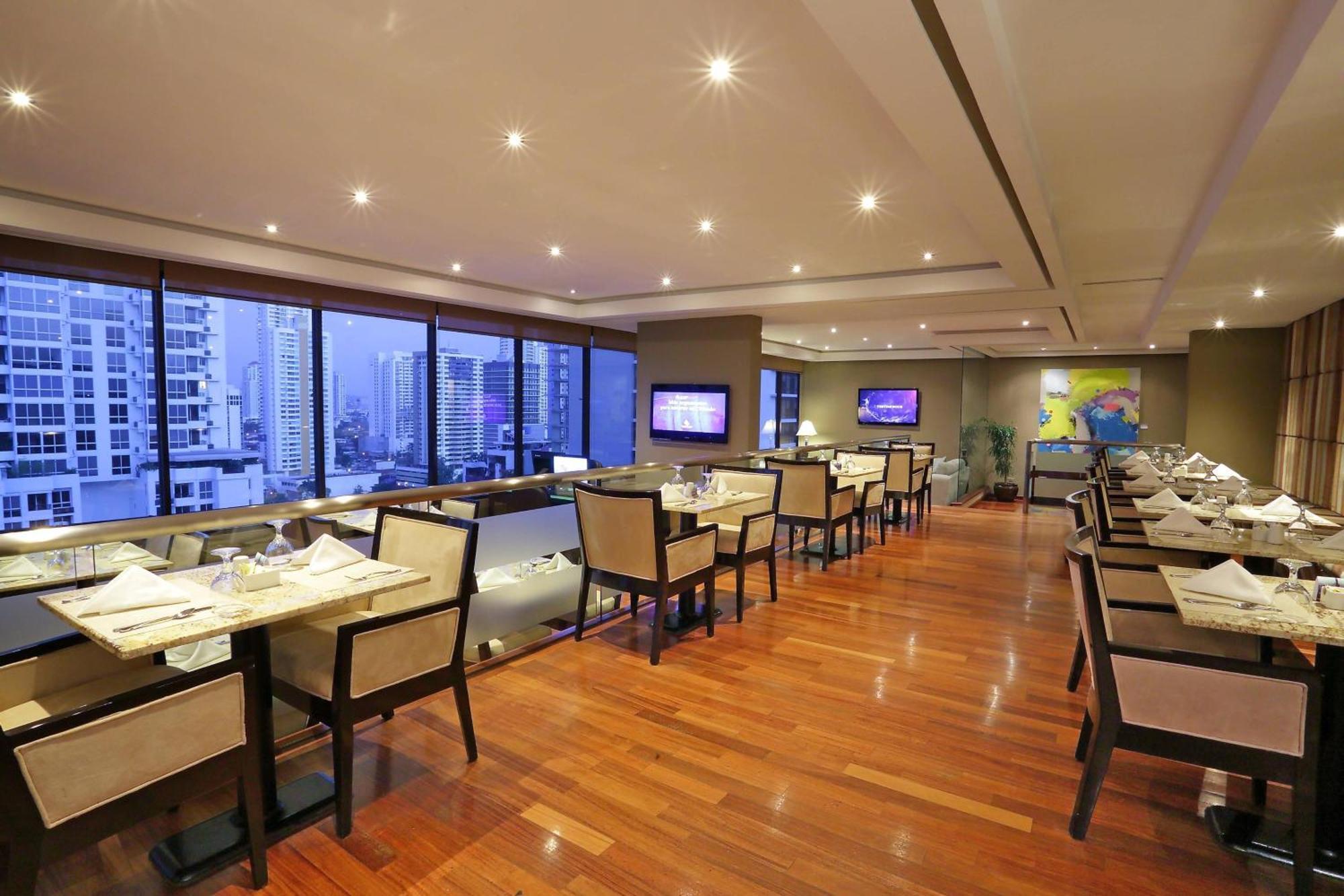 Sheraton Grand Panama Exteriér fotografie Club Lounge at the 36th floor