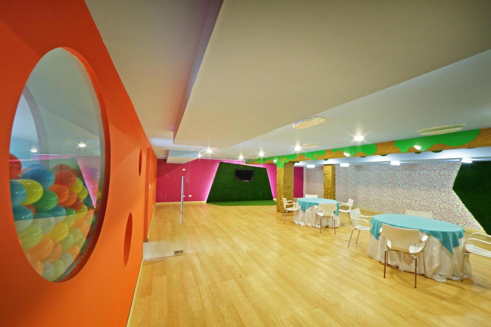 Sheraton Grand Panama Exteriér fotografie The interior of the Children's Museum of Oak Park