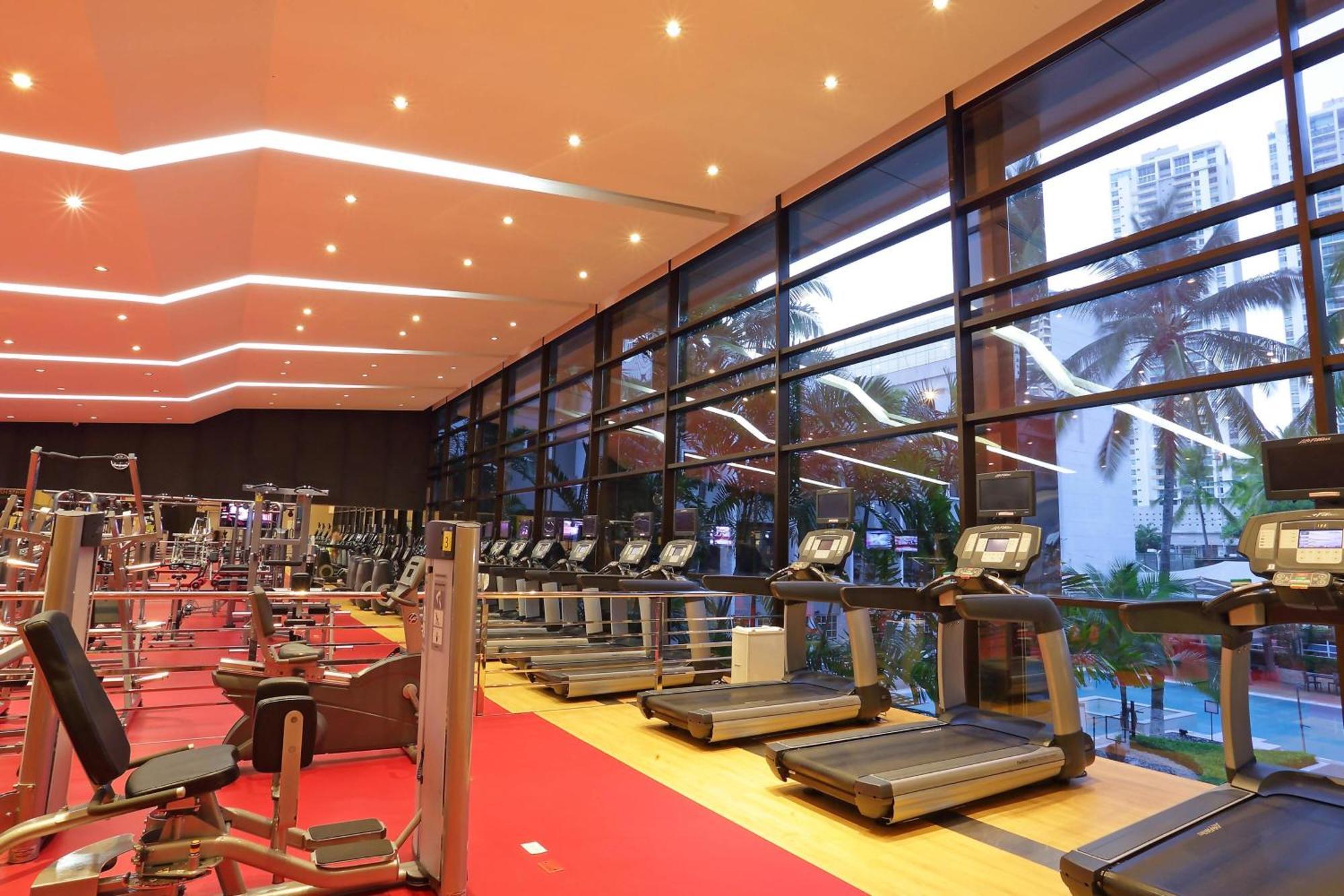 Sheraton Grand Panama Exteriér fotografie The gym at the hotel