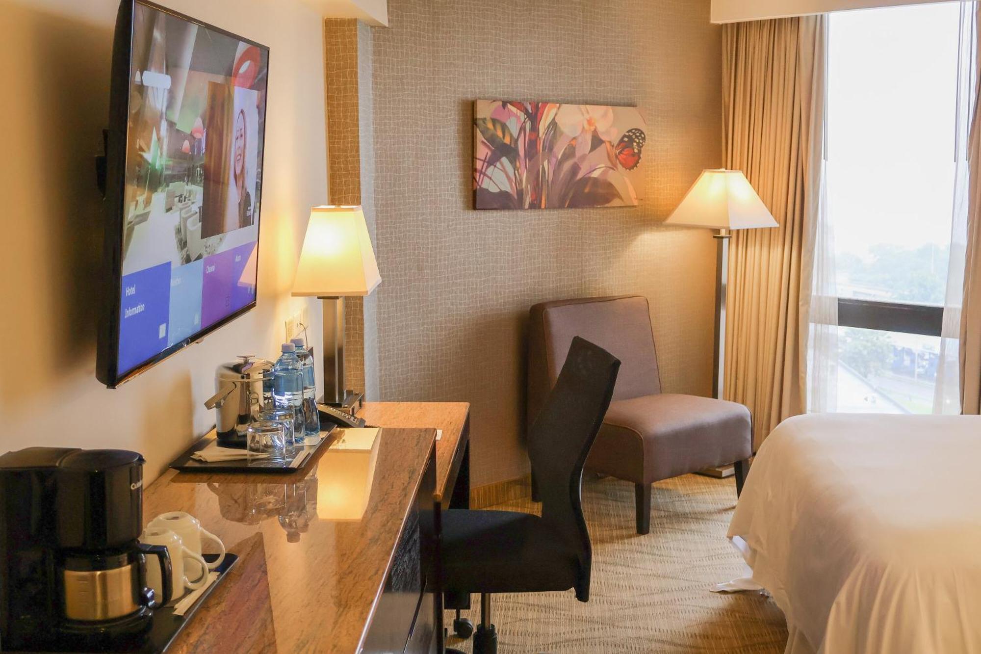Sheraton Grand Panama Exteriér fotografie A guest room at the Hilton San Francisco